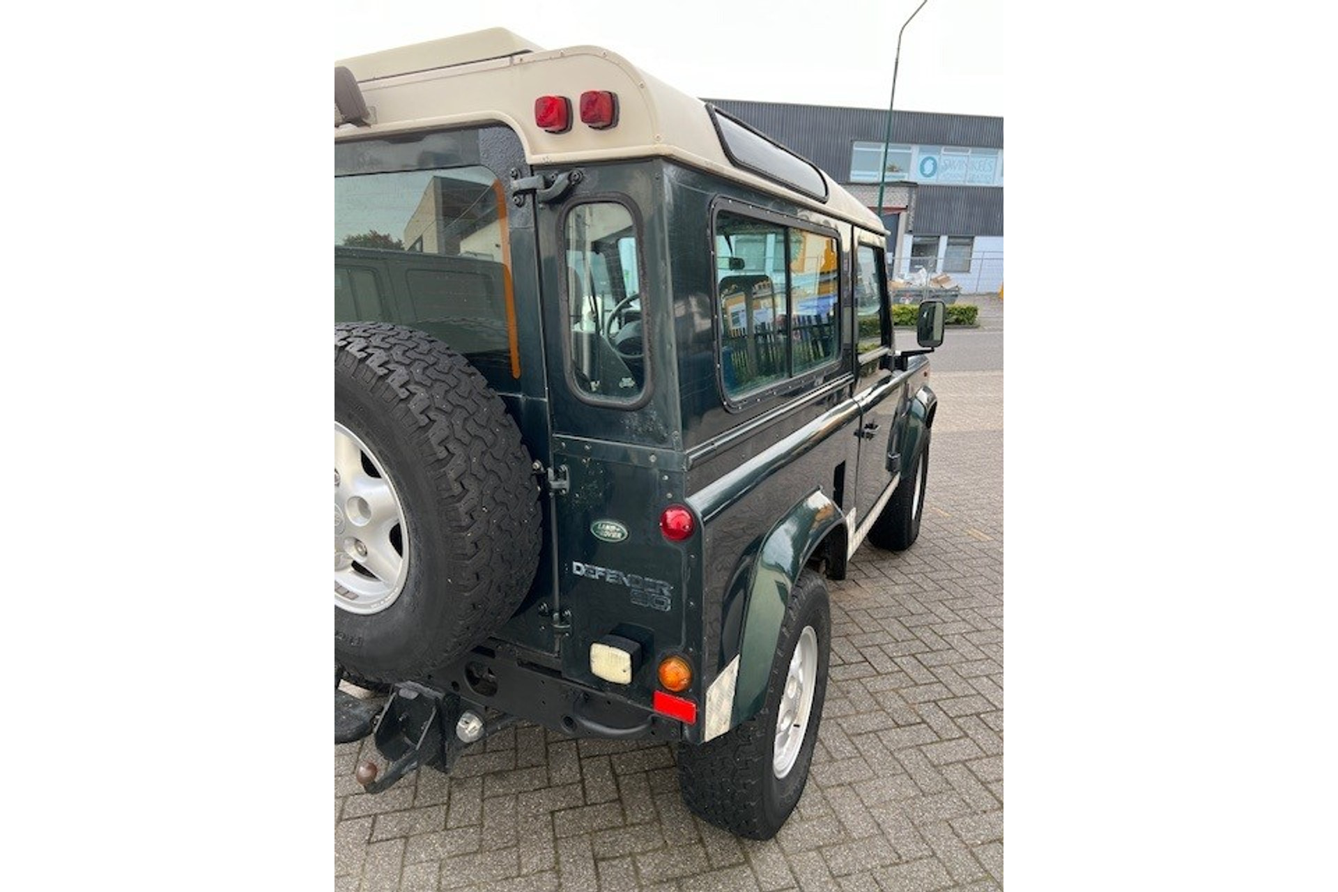 35643532